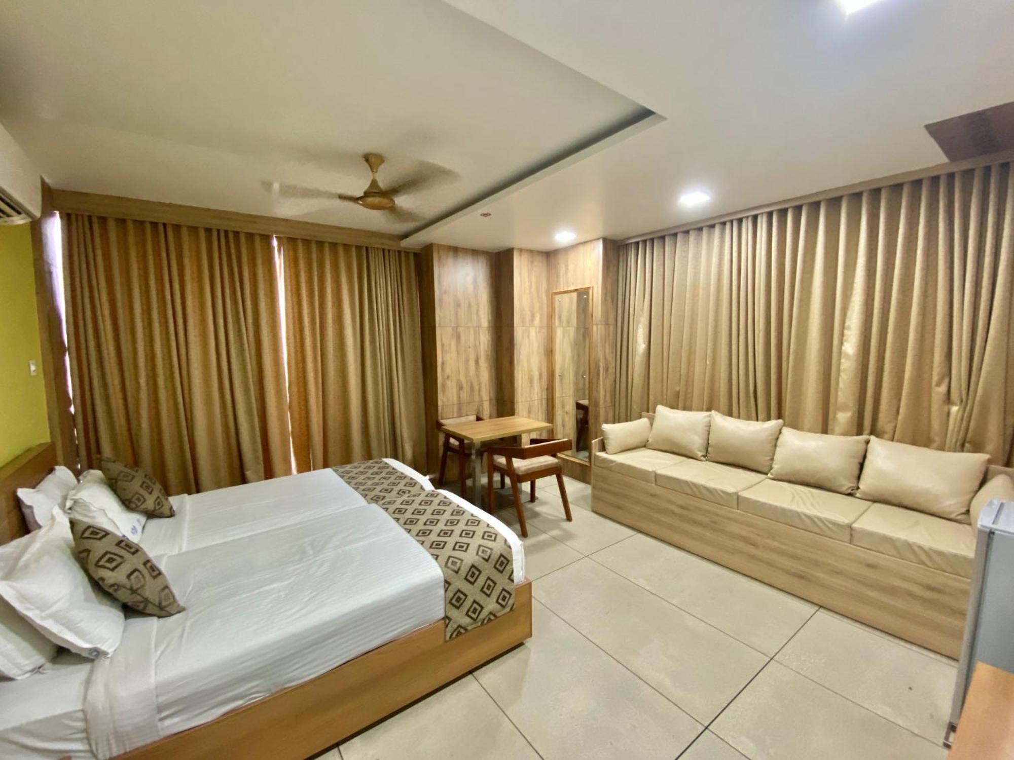 Kb Residency Hotel โคชิโคด ภายนอก รูปภาพ